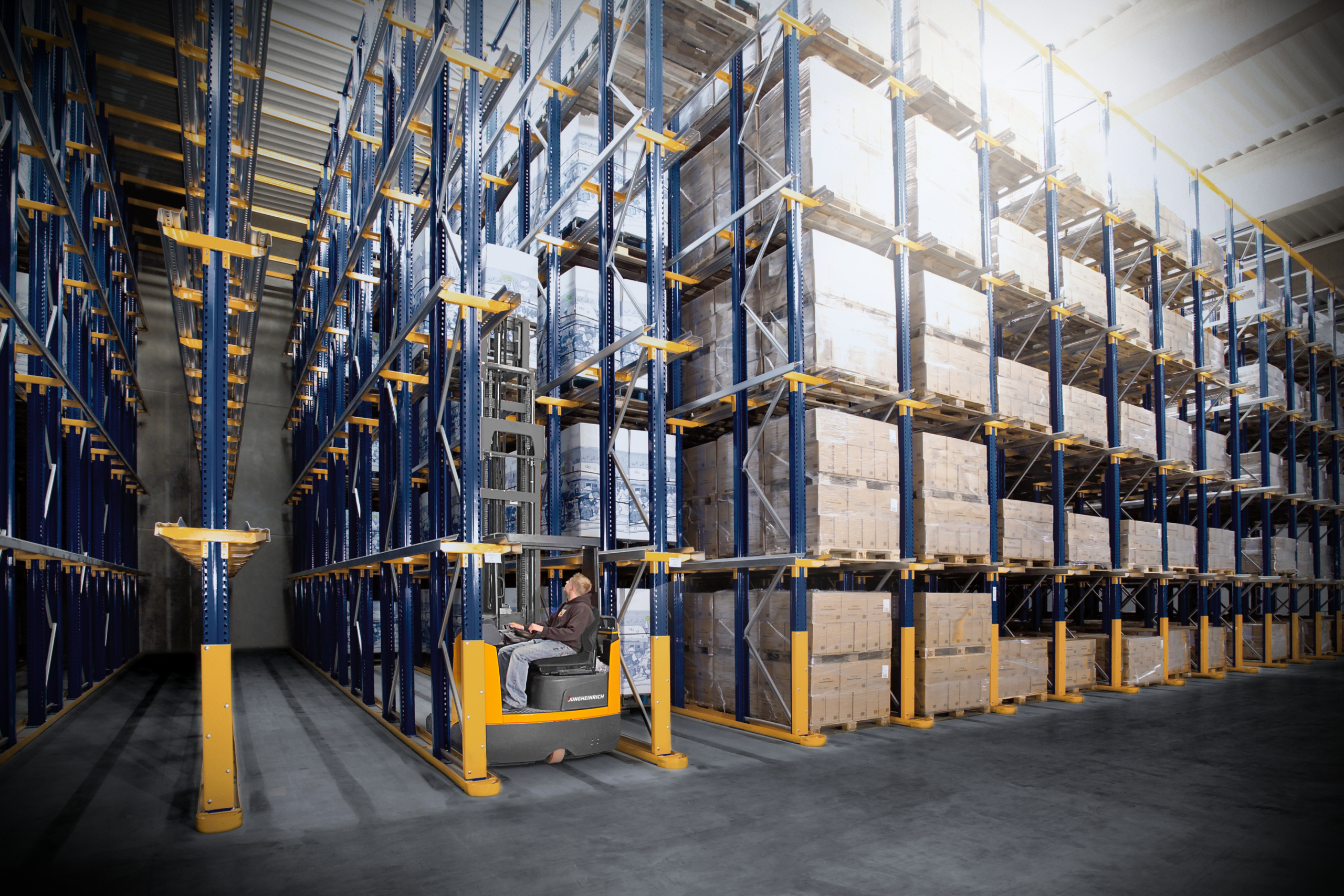 specialty racking, cantilever, mobile racking, tube rack, drive-in rack, drive-thru rack